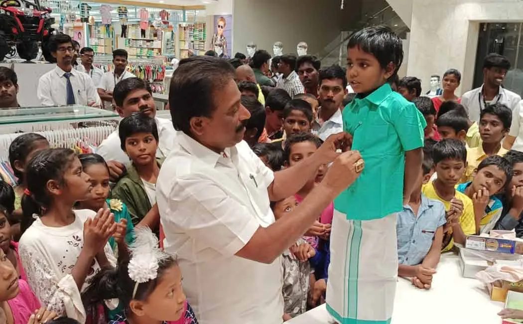 Thangapandian MLA who gave a gift to destitute children and sanitation workers