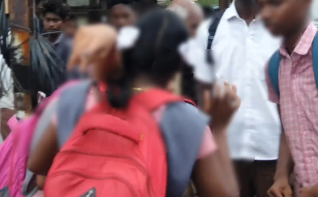 Government school girls beaten each other in Tiruvallur