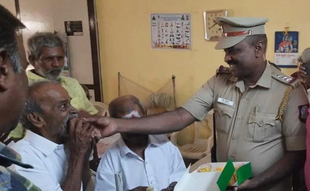 Tiruttani police inspector is friendly with the public