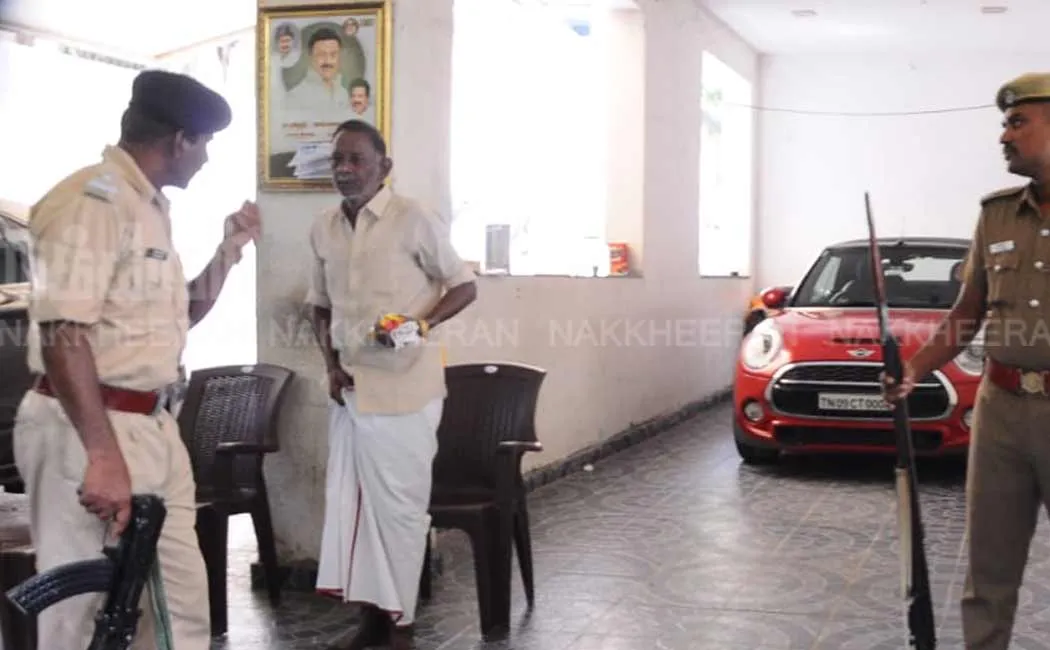 DMK members are in a frenzy at Minister Ponmudi's house