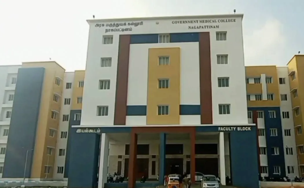 Hospital employee hangs himself nagapattinam