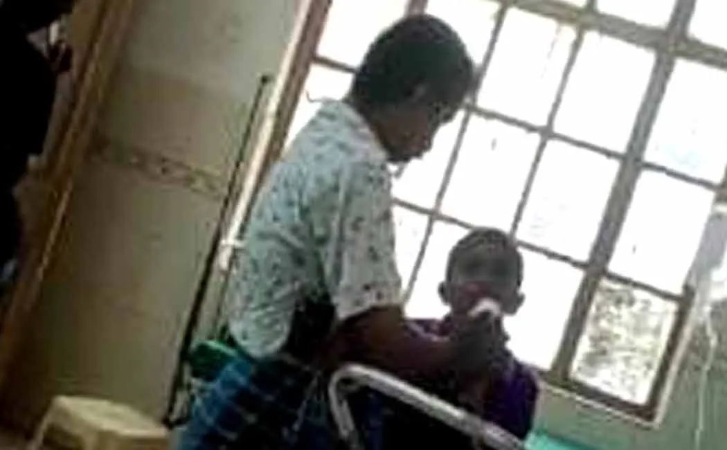 student was treated with tea cup instead oxygen mask government hospital kanchipuram