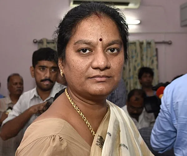 Officials vacate and seal Sasikala Pushpa government residence Delhi