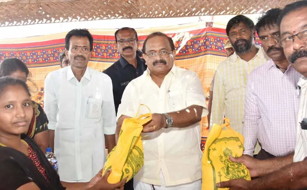 All deserving housewives will be given one thousand rupees says Minister Chakrapani