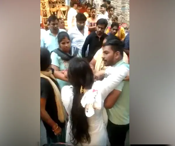 karwa chauth day wife assaults husband in ghaziabad