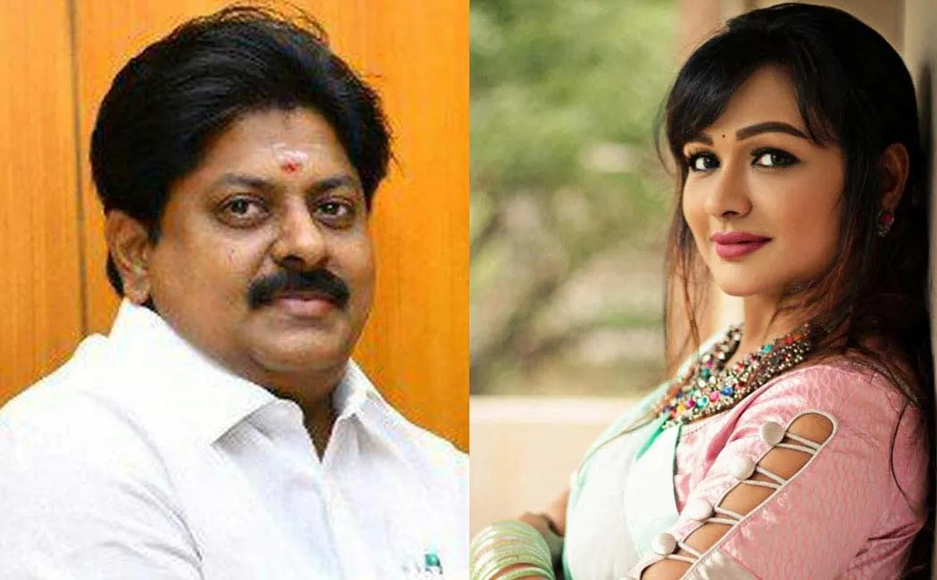 Actress Chandni Dharna front former minister manikandan house