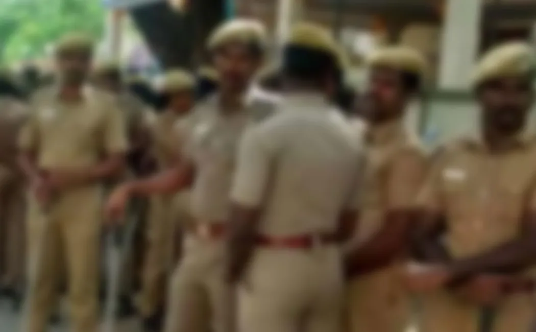 Housing Board Officer officer who cheatedpoliceman was suspended