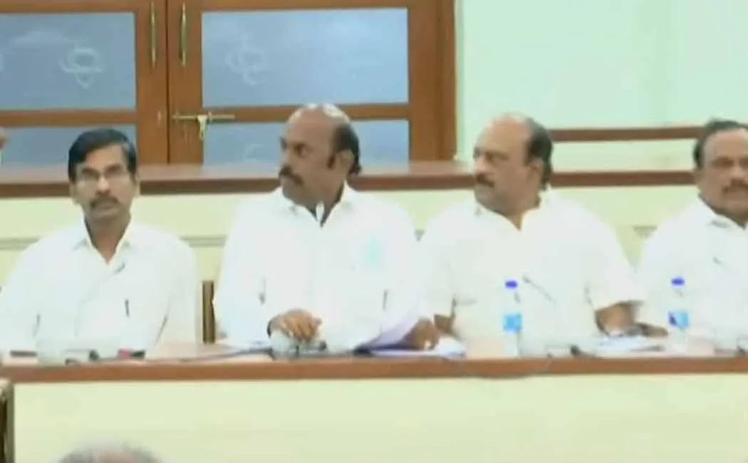 consultation with trade union representatives; Ministers guarantee