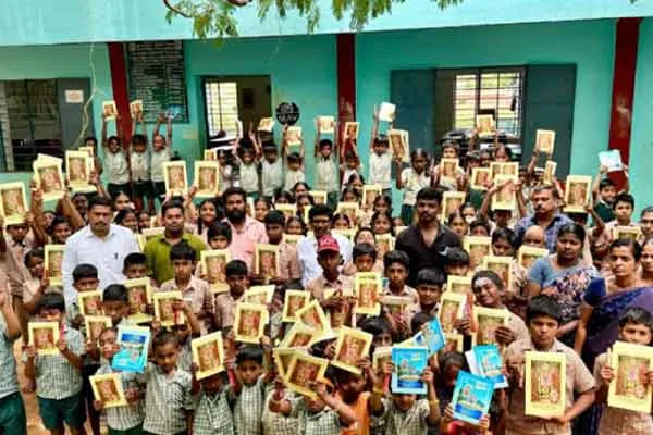 Pathala Sembu Murugan Trust give notes and books to students 