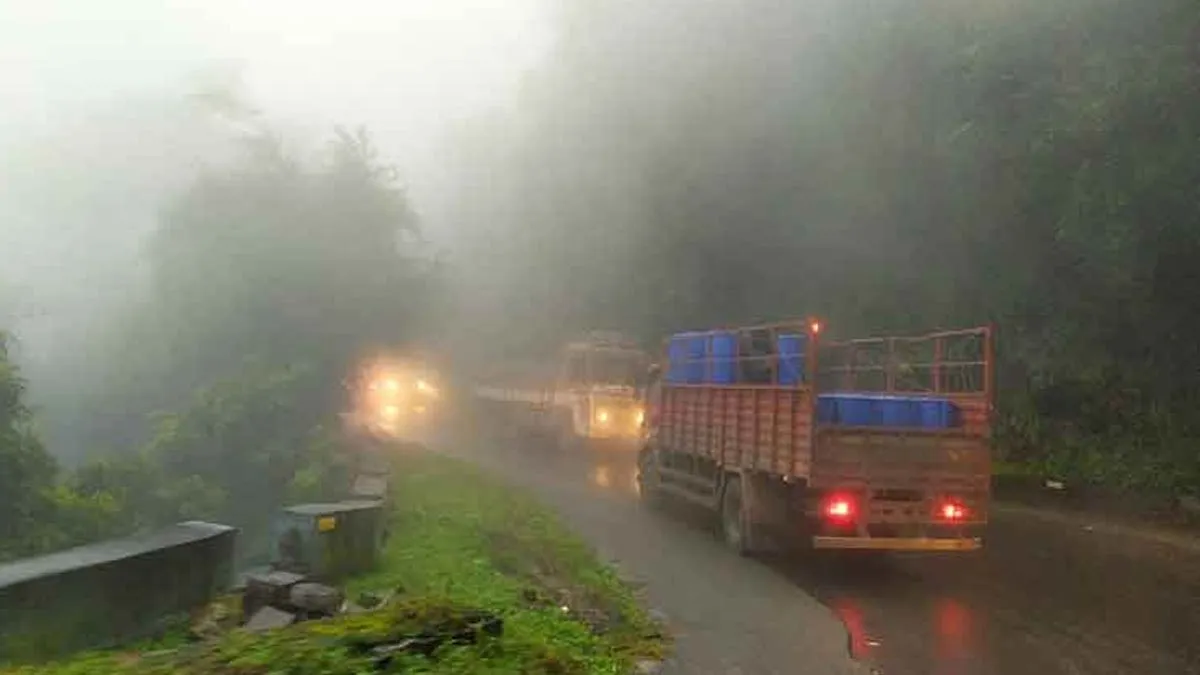  Heavy fog on Thimpam mountain pass