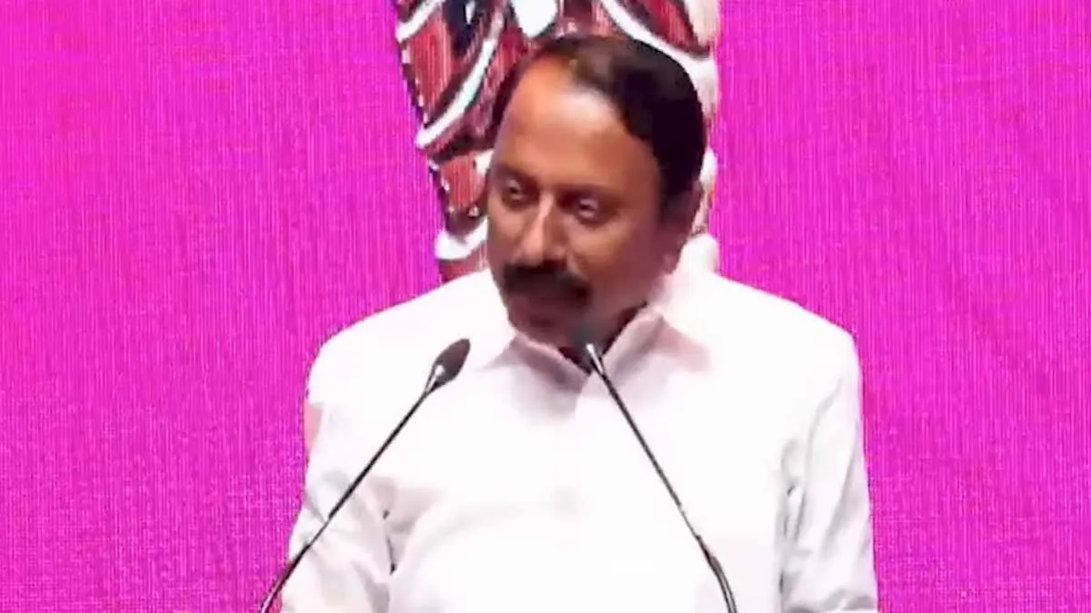 'What Sengottaiyan is doing is indecent' - Vaigai Selvan attacks