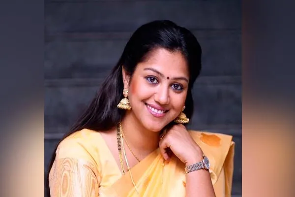 Sundara Travels actress who assaulted youth; Police investigation