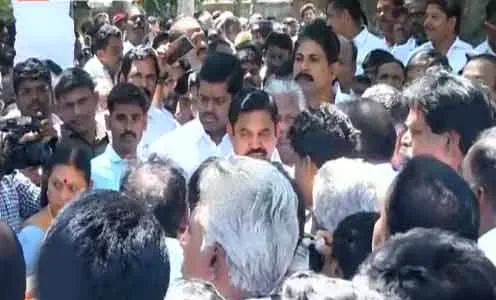 ADMK MP