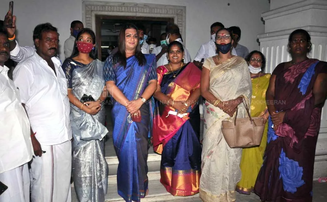 apsara reddy joined aiadmk