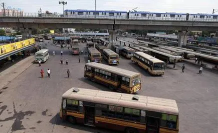 College students clash in bus stand...