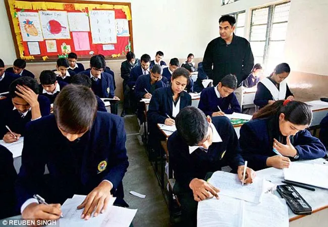 JAMMU UNDER SECTION 144 REMOVE GOVERNMENT AND SCHOOLS AND COLLEGES OPEN ORDER ISSUE