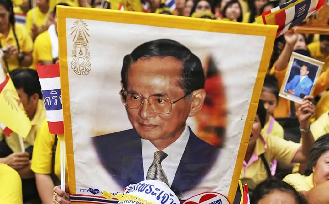 thailand- king - Maha Vajiralongkorn- attrocities - people suffer- student youth protest- 3 finger salute - Thailand Monarchy 