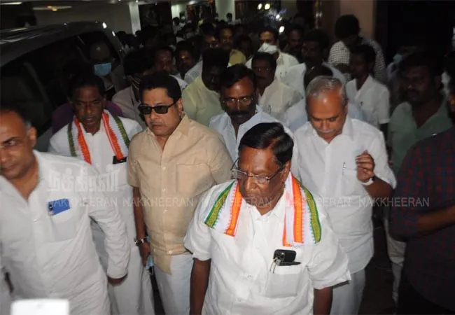 PUDUCHERRY ASSEMBLY ELECTION DMK AND CONGRESS PARTIES LEADERS SIGNS 