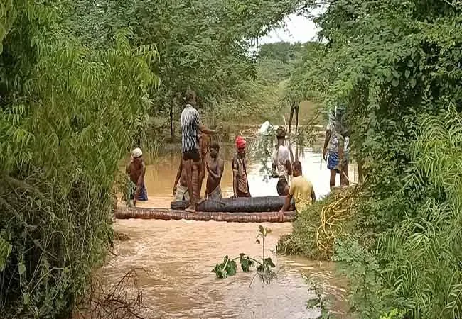HEAVY RAIN CUDDALORE LAKE BREAKE DOWN WATER FLOOD AGRICULTURE LAND 