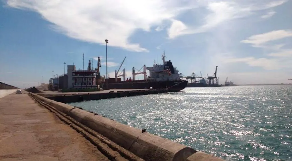 Hong Kong cargo ship stop at Tuticorin port ...