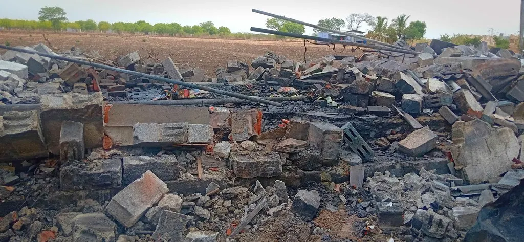  The government forgot to seal... Explosion at a cracker factory