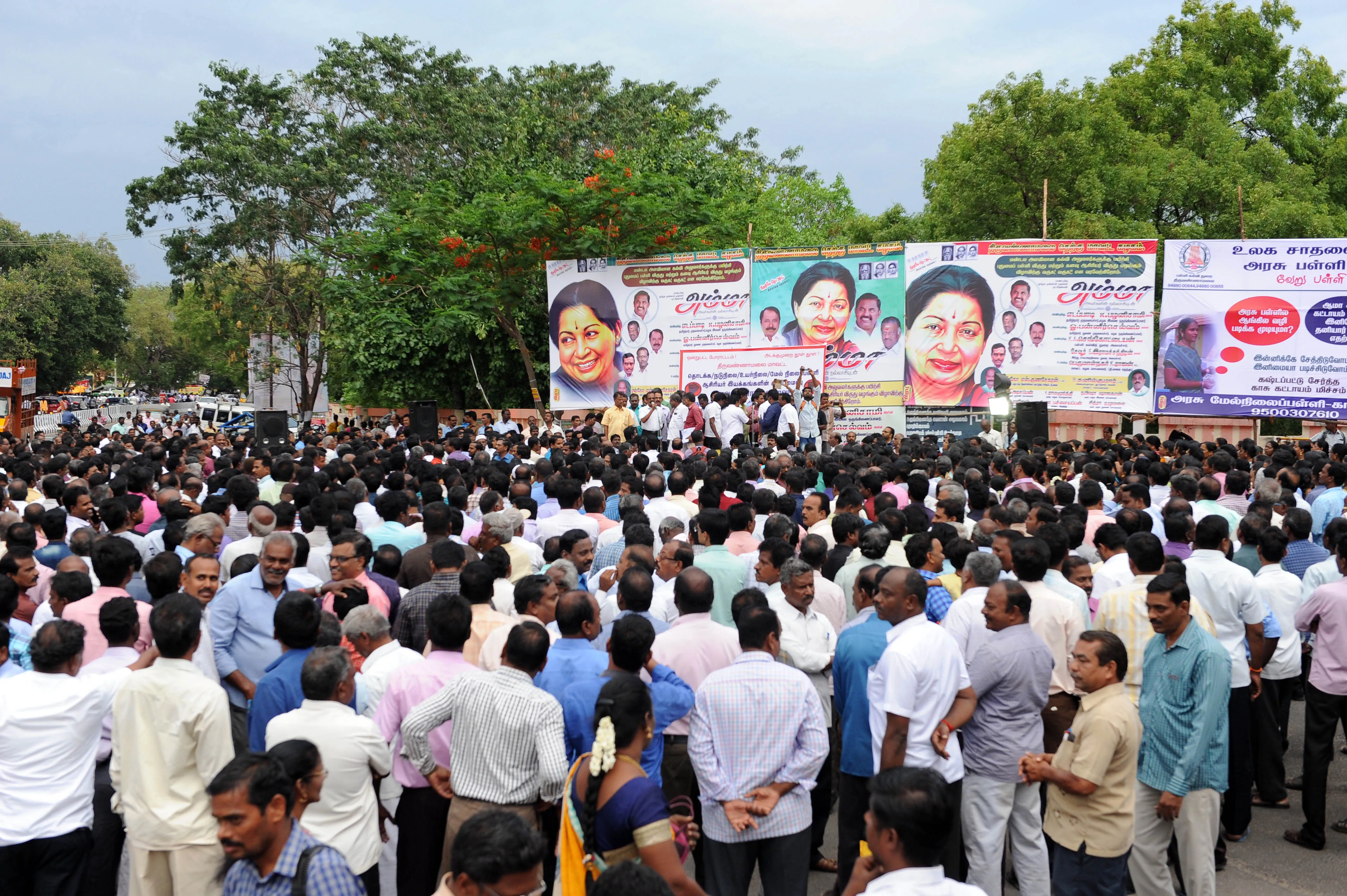 school teachers protest