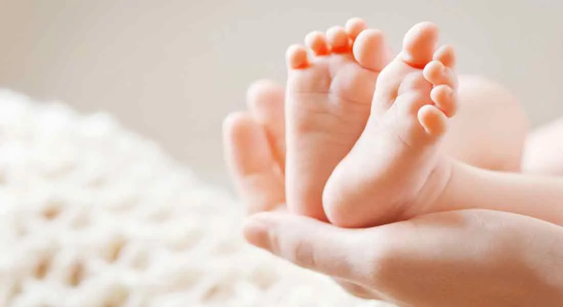  Baby born with Corona ... relatives in shock