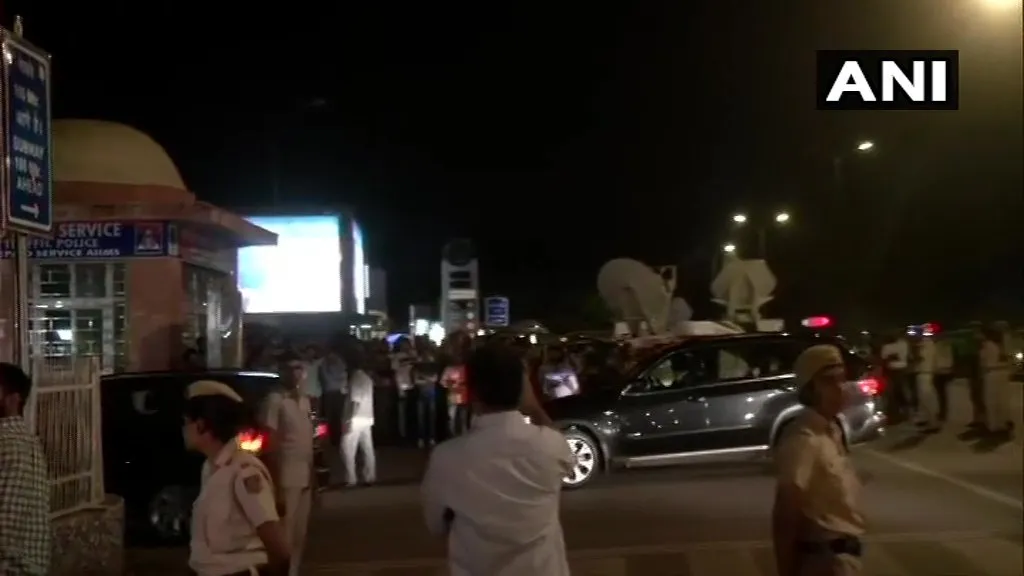 prime minister narendra modi and union ministers arrive at delhi aiims