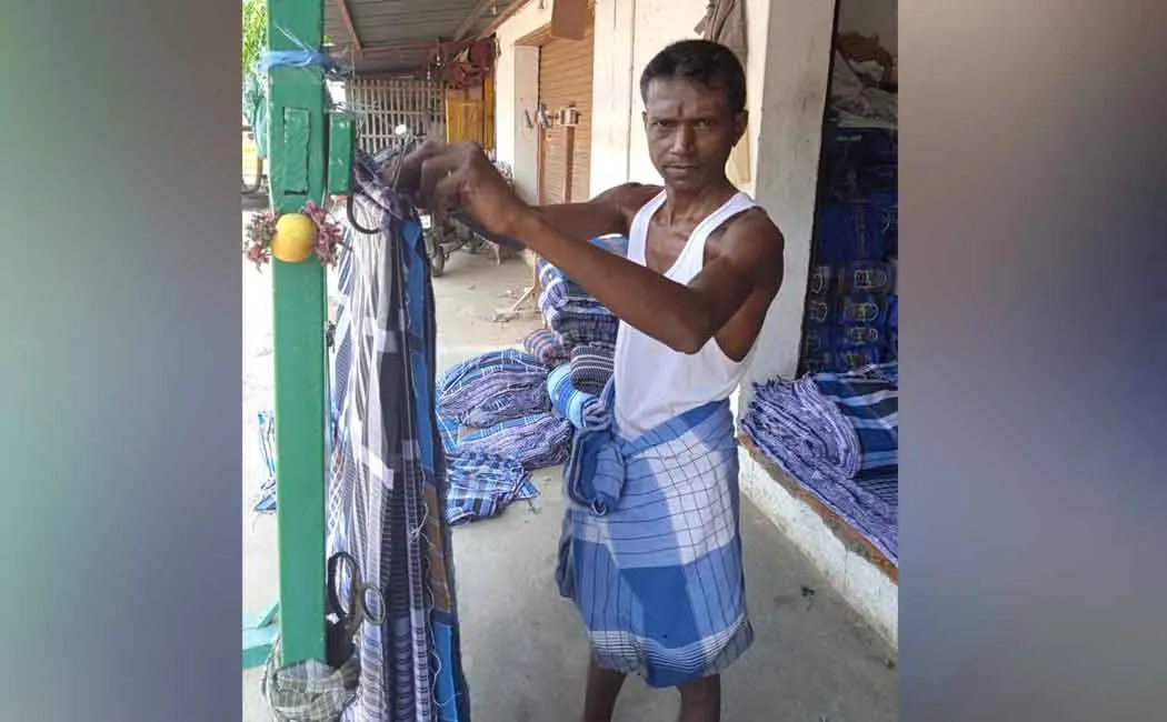 We must find a way to provide relief to those living in poverty - Power Loom workers demand!
