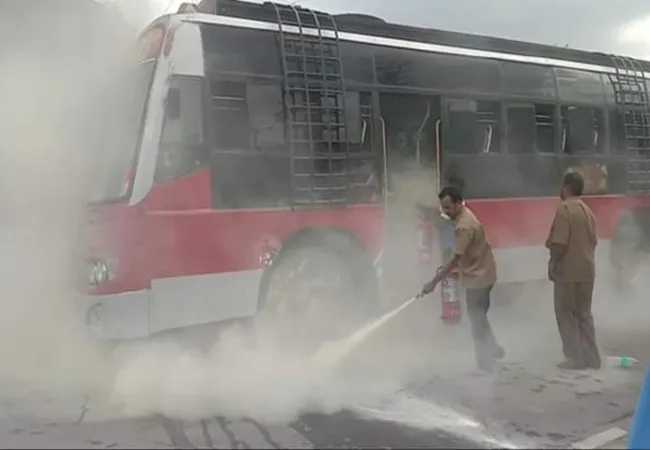 VELLORE VANIYAMBADI PRIVATE BUS INCIDENT PEOPLES SHOCKED