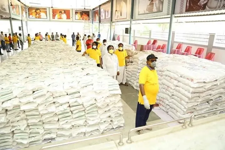  Supply of DMK Velu groceries to 5 thousand workers