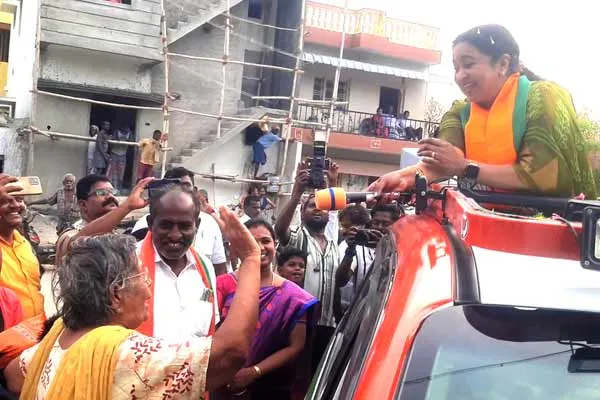 Radhika and Rasikai had a conversation during the campaign