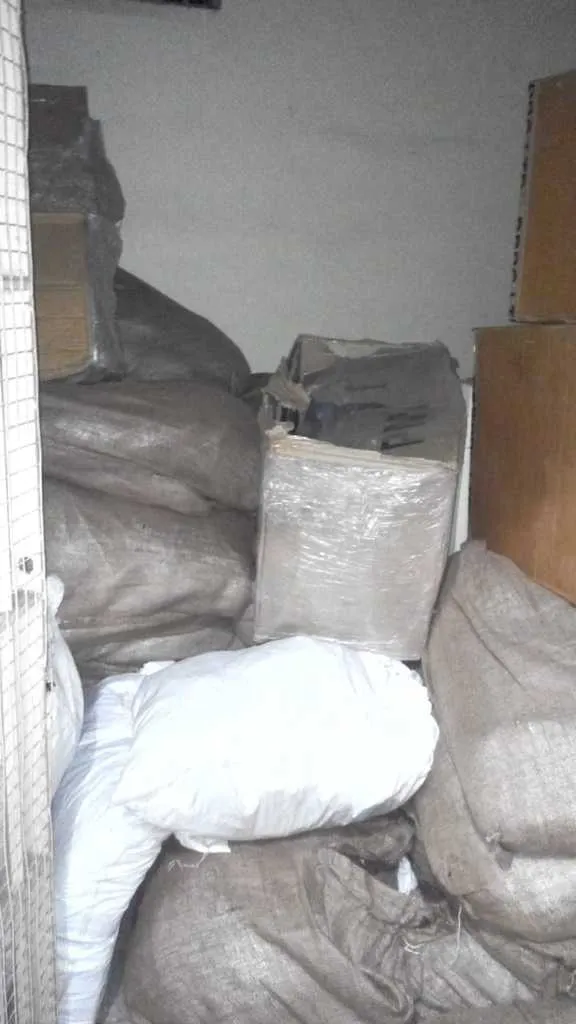  3,000 kg of 