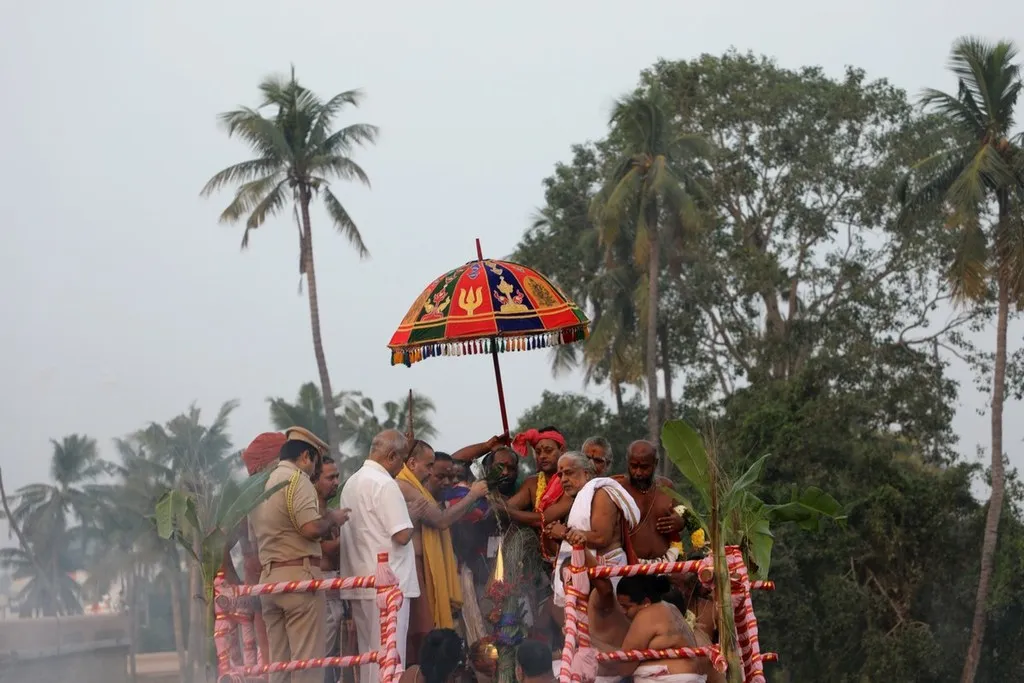 Consecration of Kanchi Sankaracharya  put holy water is Violation of the law