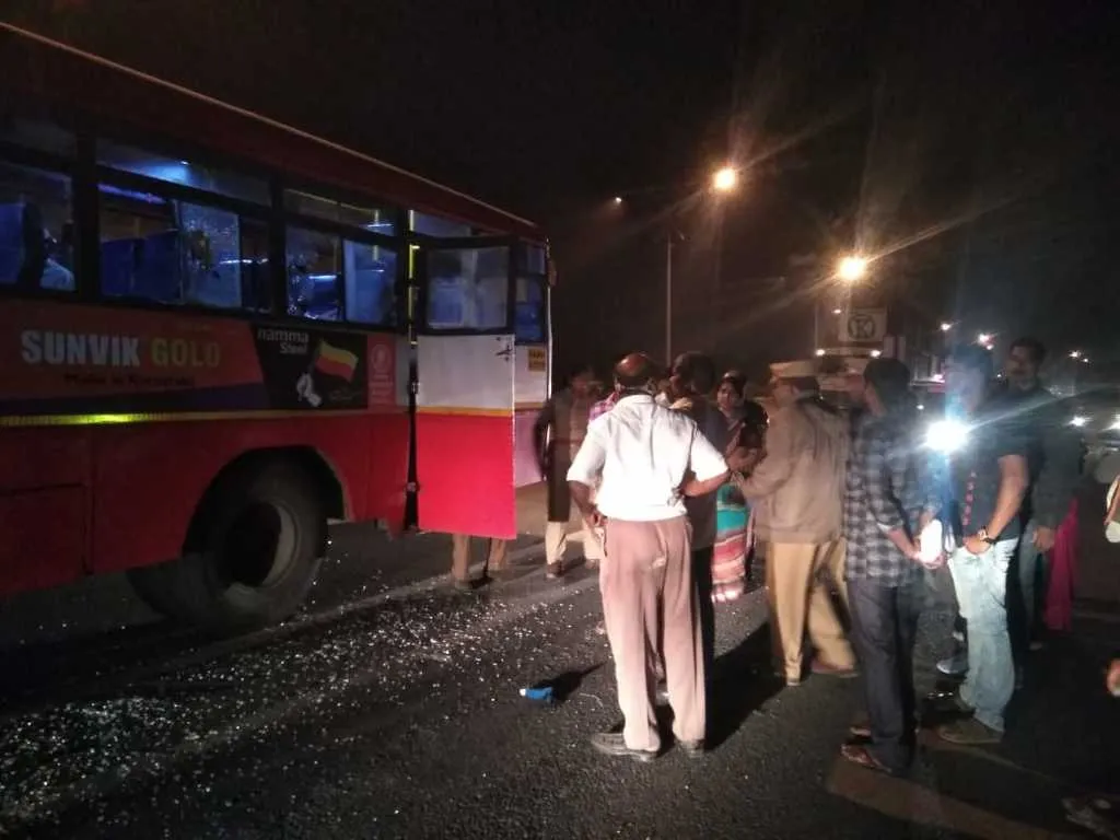  5 passengers injured in Karnataka bus accident