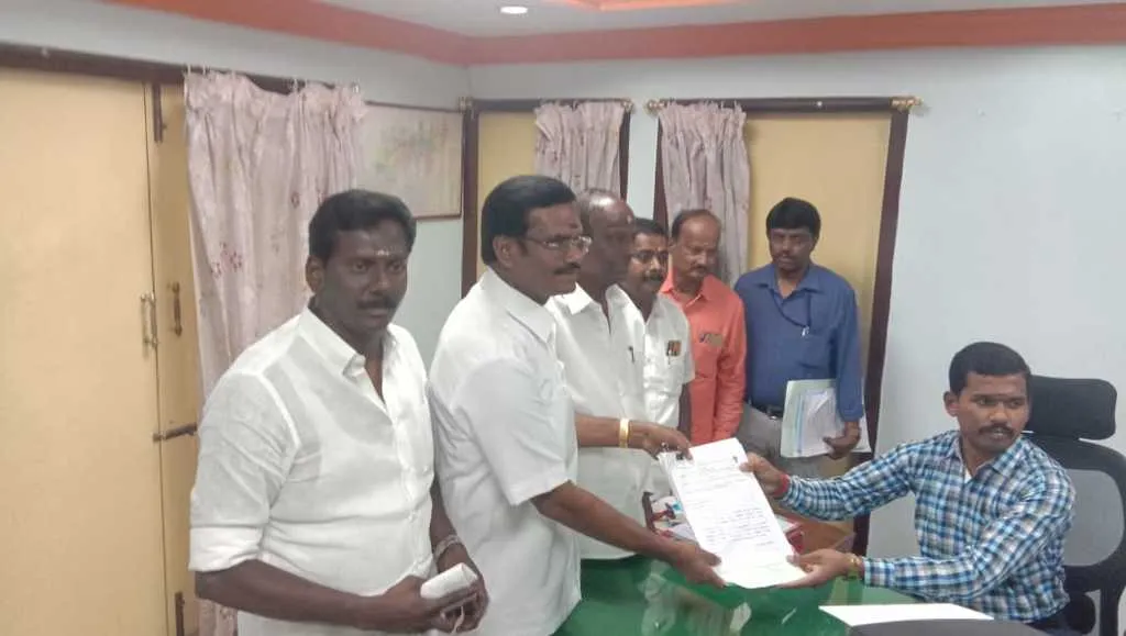  Dissatisfaction on arakonam pmk candidate 