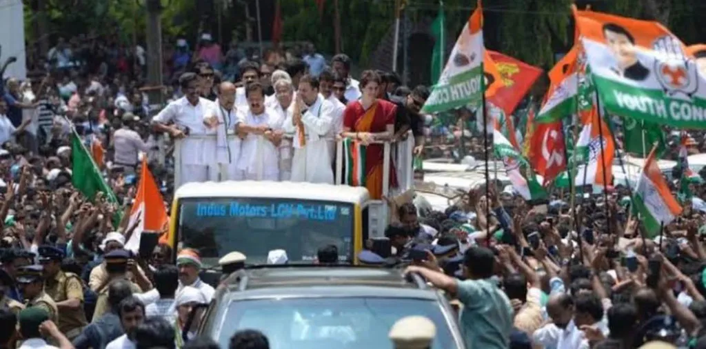  Rahul wave at Kerala Wayanad