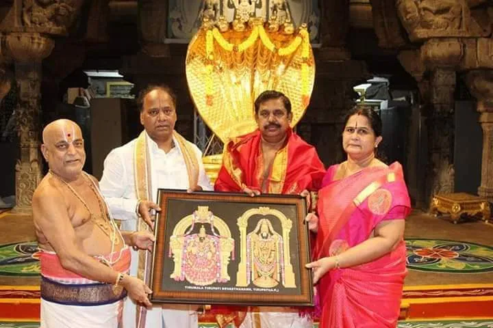  One crore ... a kilo gold .. a kilo silver ... -The gift of edappadi