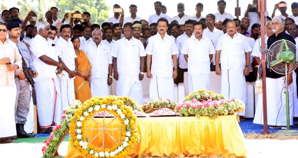   Former Chief Minister Janaki Raman's body  Buried  with good respect