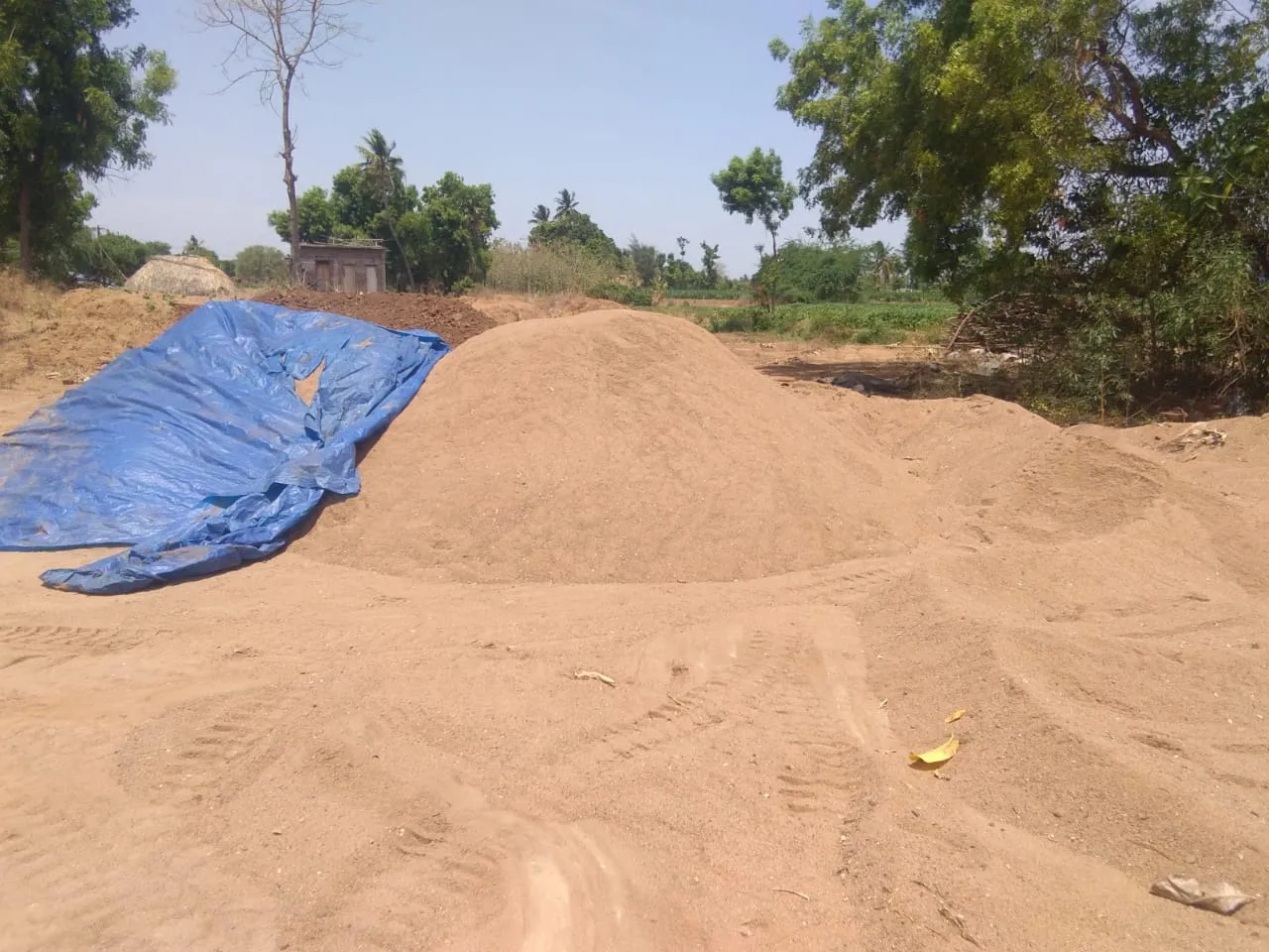 Gang that smuggles river sand; Public demand for action!