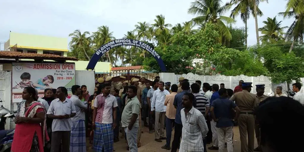  Officers sealed the school without proper permission!