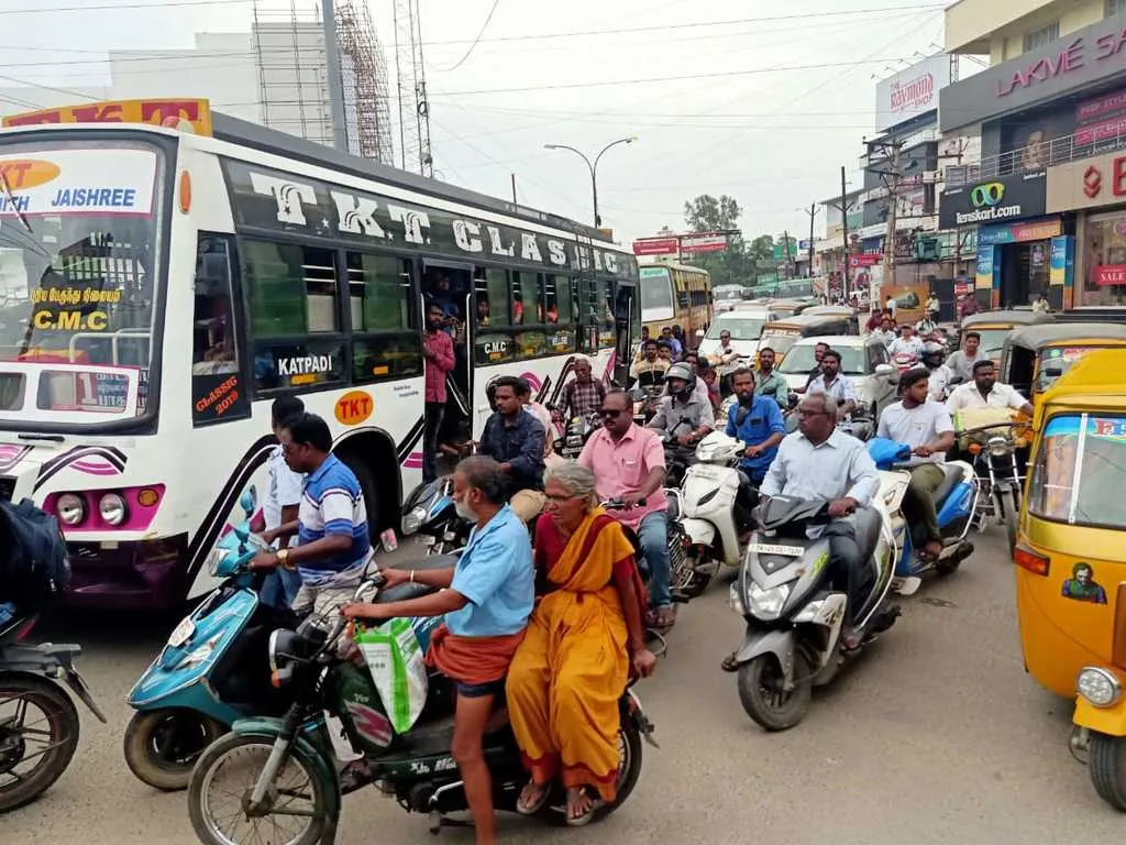  Traffic freeze for the Chief Minister...