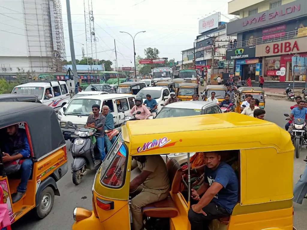  Traffic freeze for the Chief Minister...