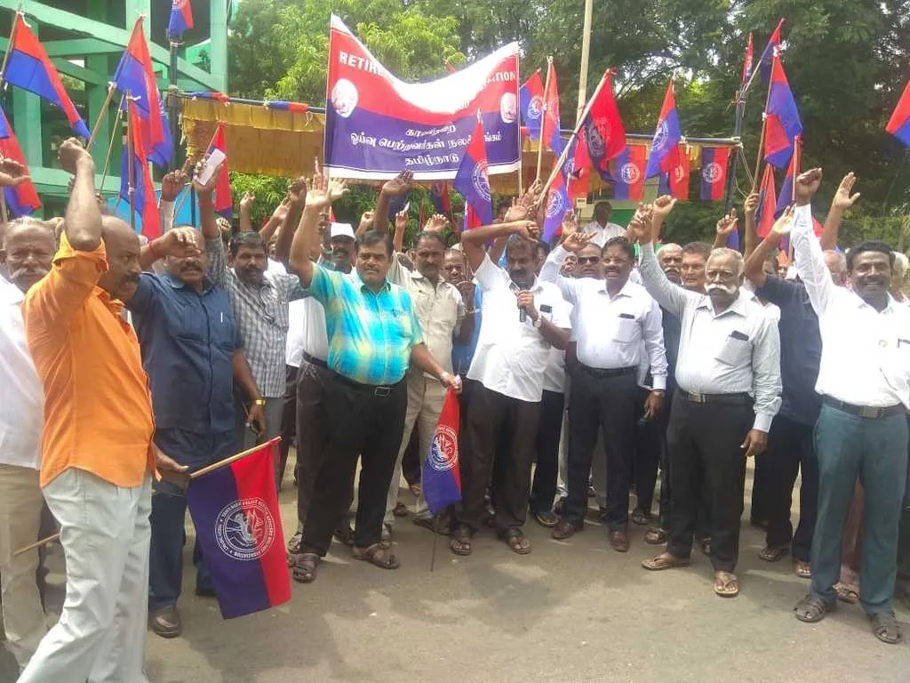Demonstrated   against collector who blamed inspector