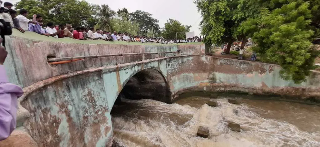 Minister delays opening of irrigation water due to foreign trip-Farmers allegation