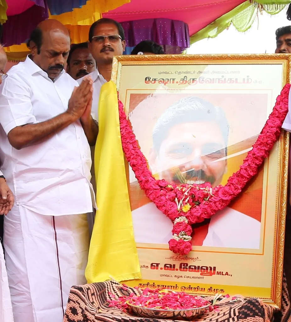  Loyal to Accepted Leadership - EV Velu talk on Tondarani Administrator's memoir!