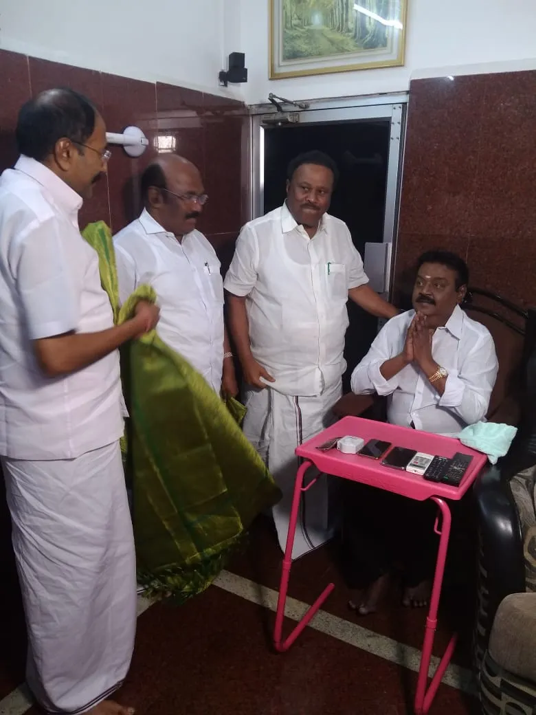  Ministers meet with Vijayakanth