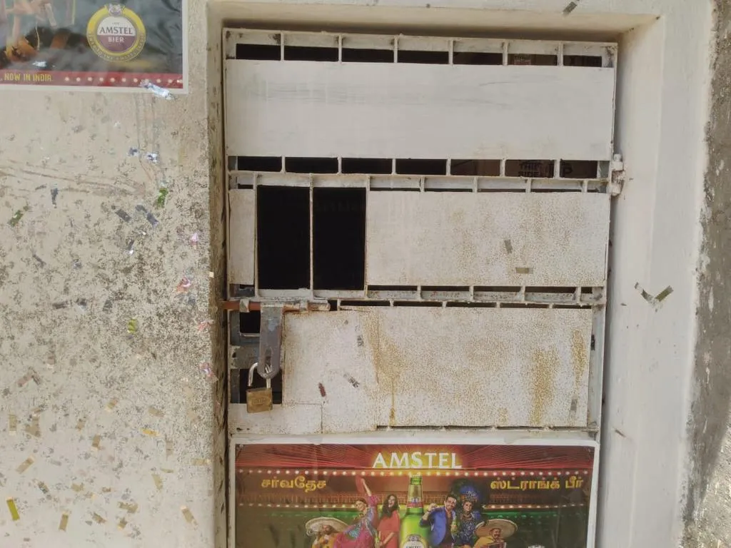 Two tasmac in the same town ... thieves who handcuffed both!