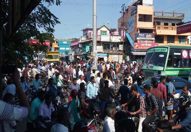 puducherry police arrested the rowdy  