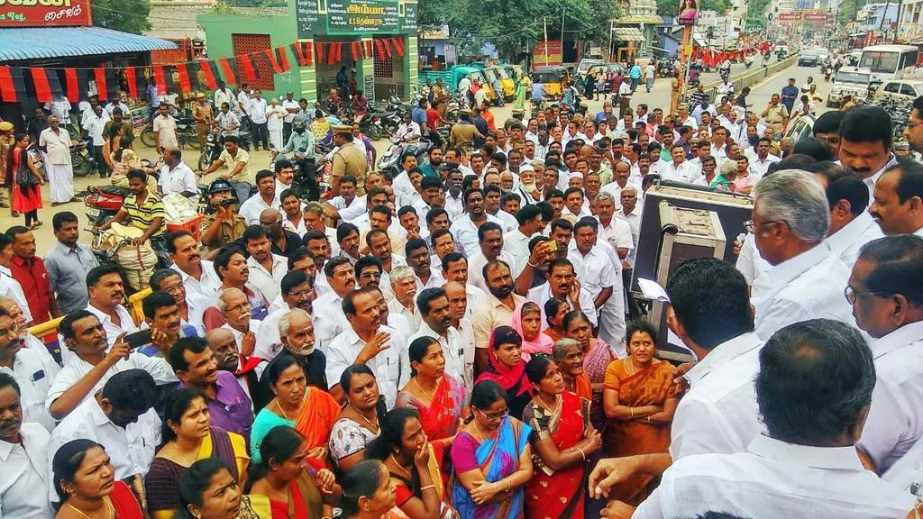 dmk protest in erode,namakkal